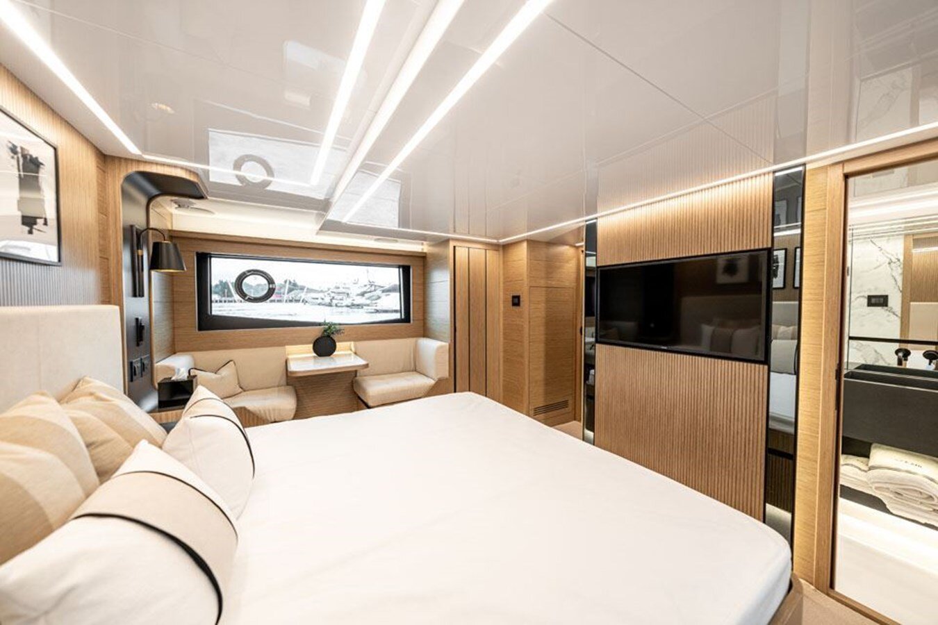 2020-pearl-motor-yachts-61-1e0f5c