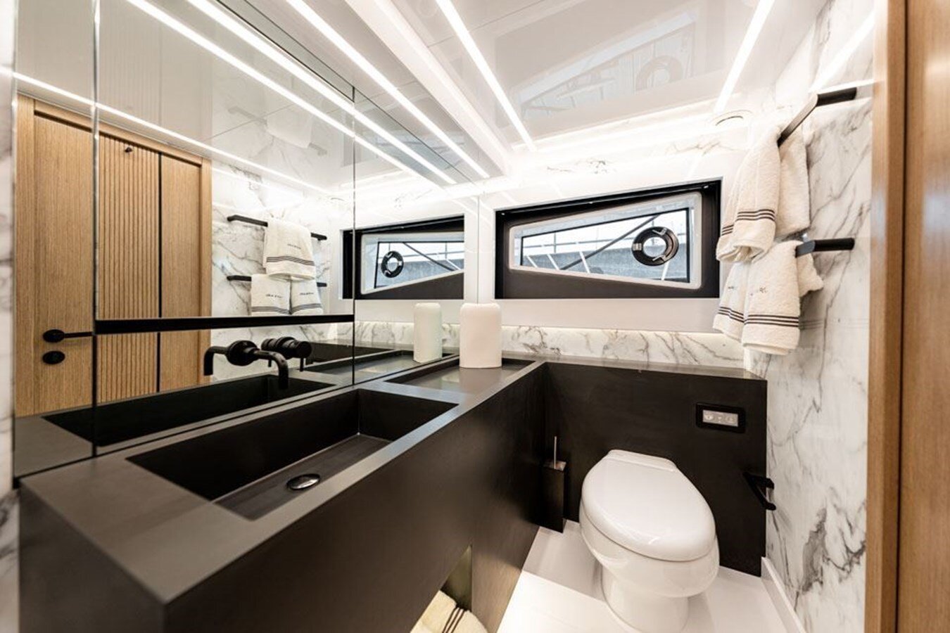 2020-pearl-motor-yachts-61-1e0f5c