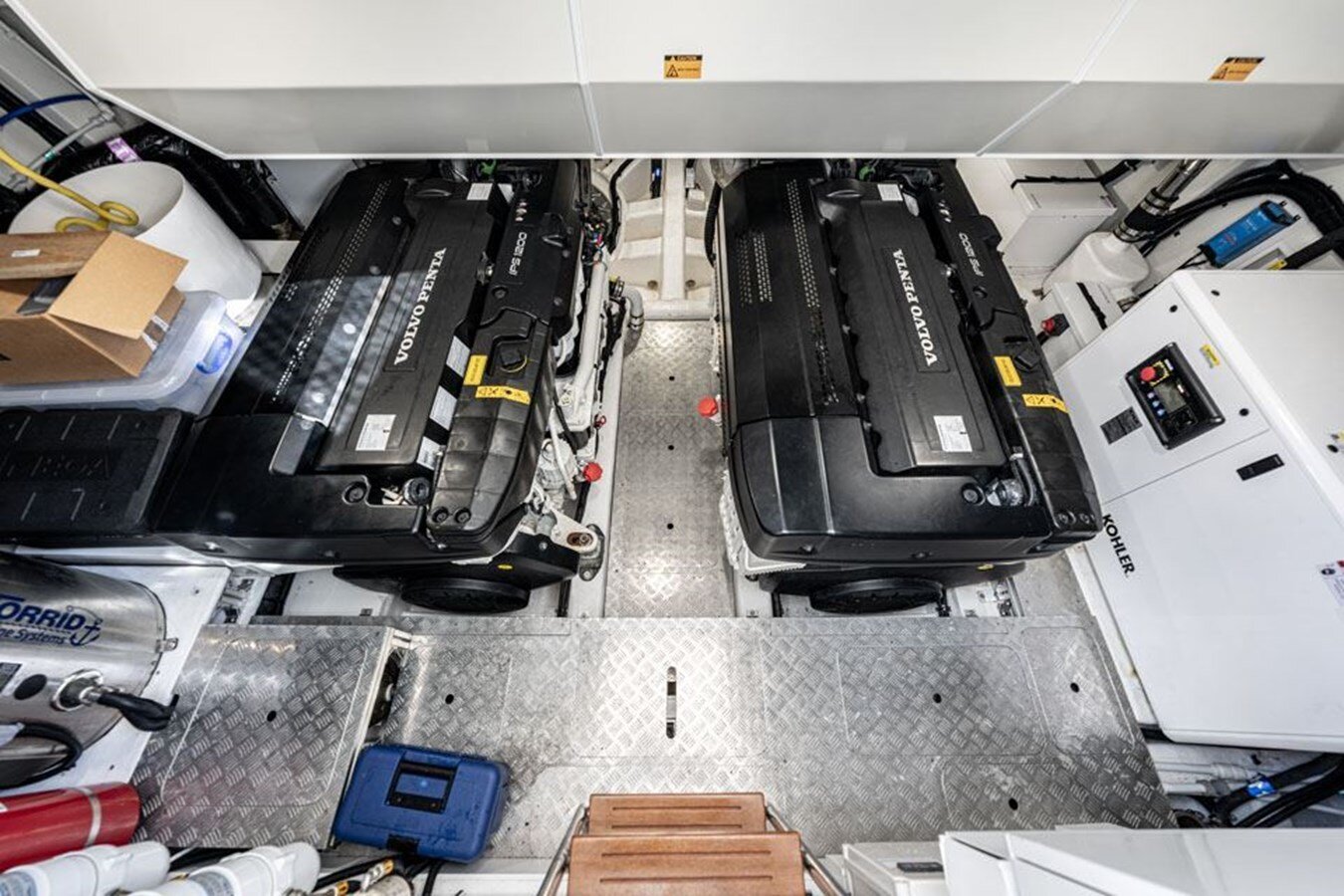 2020-pearl-motor-yachts-61-1e0f5c