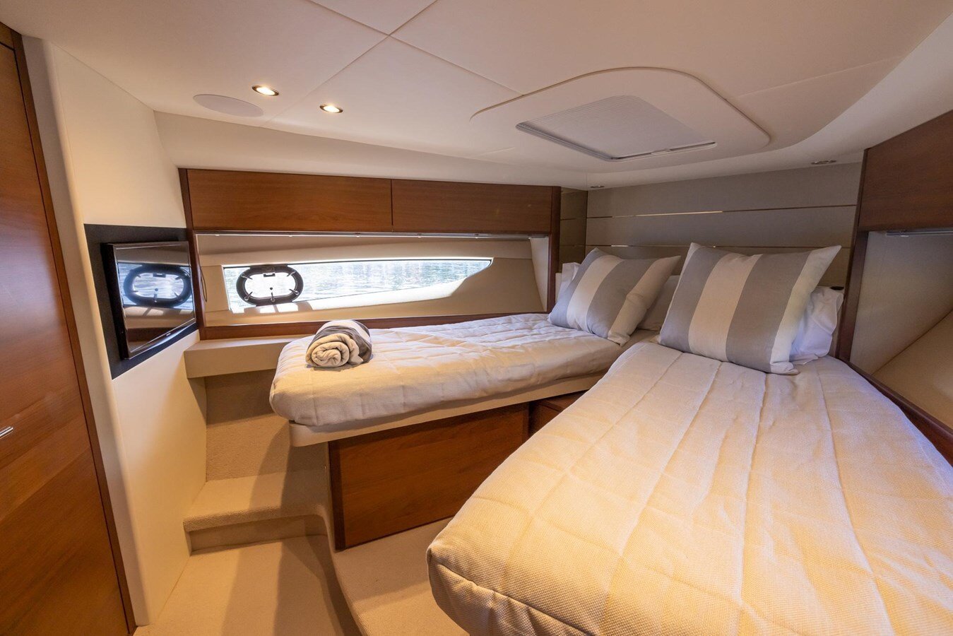 2020-princess-yachts-50-60a4ce