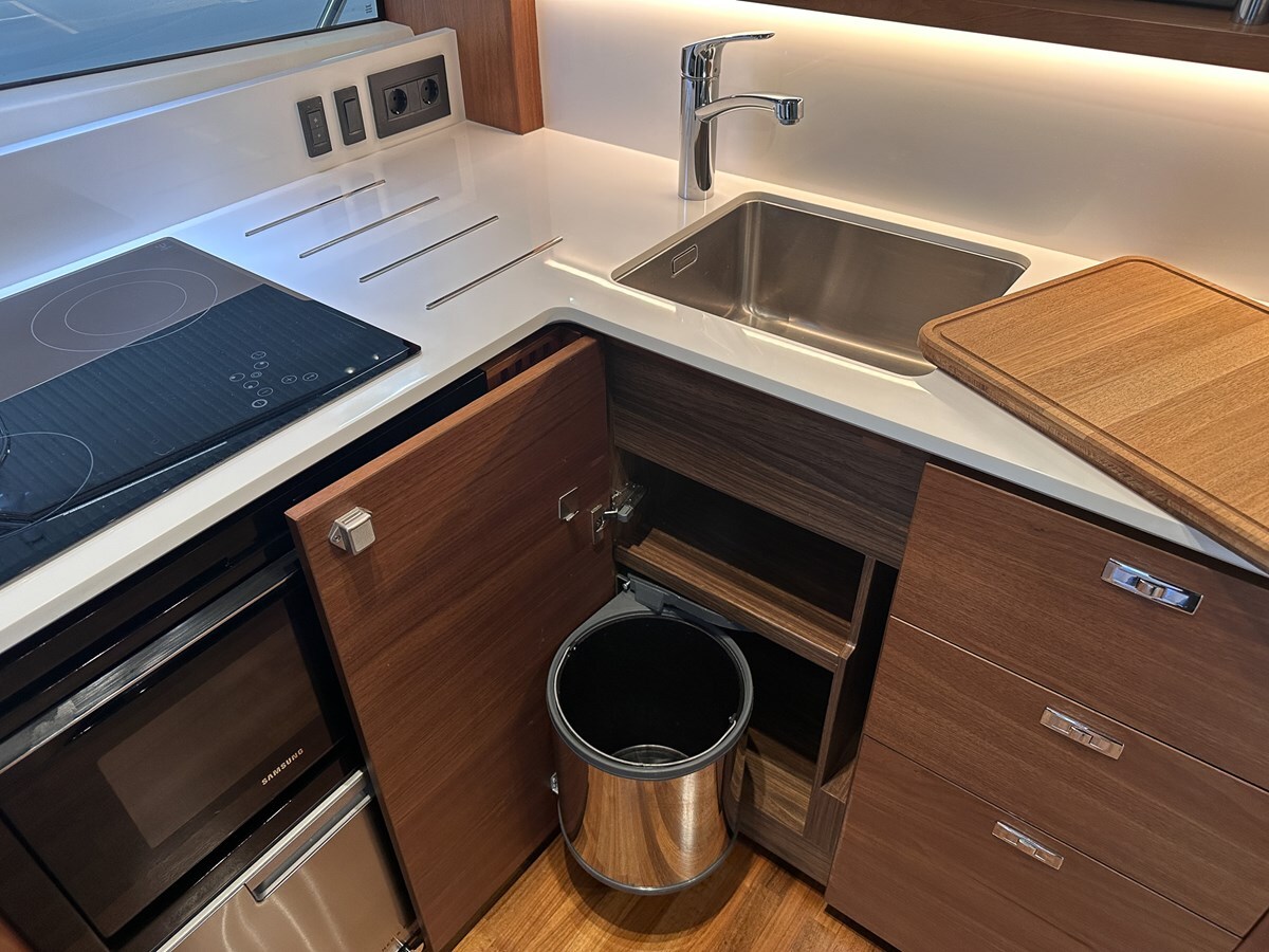 2020-princess-yachts-51-1-d2aa14