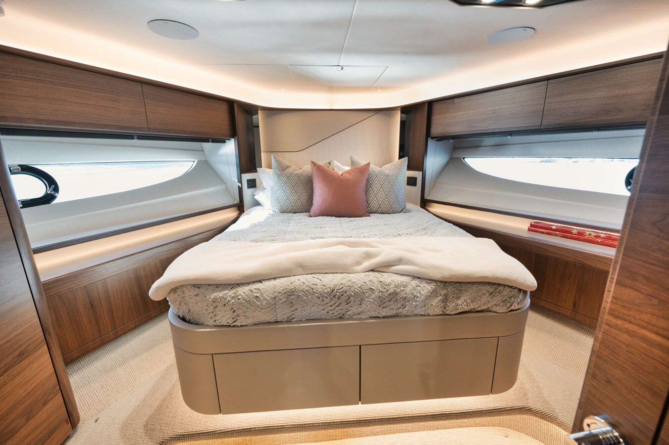 2020 PRINCESS YACHTS 78'