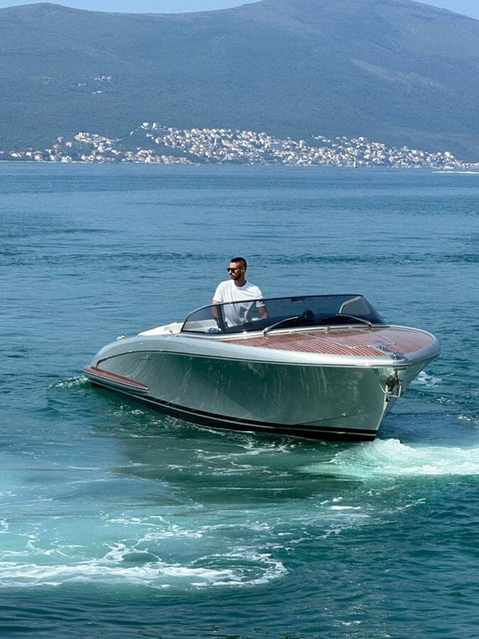 2020-riva-27-1-c590f7