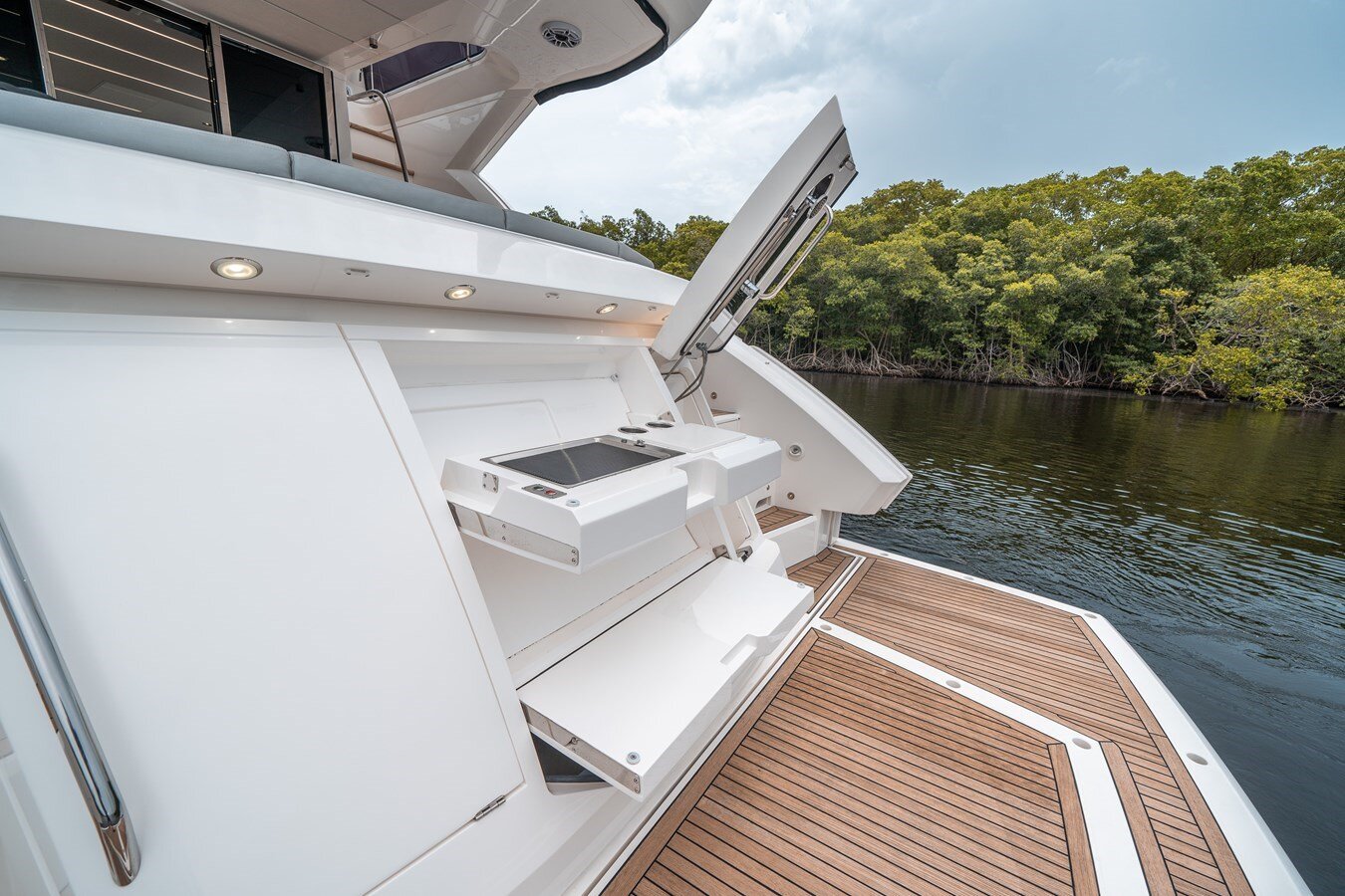 2020-sunseeker-52-88327a