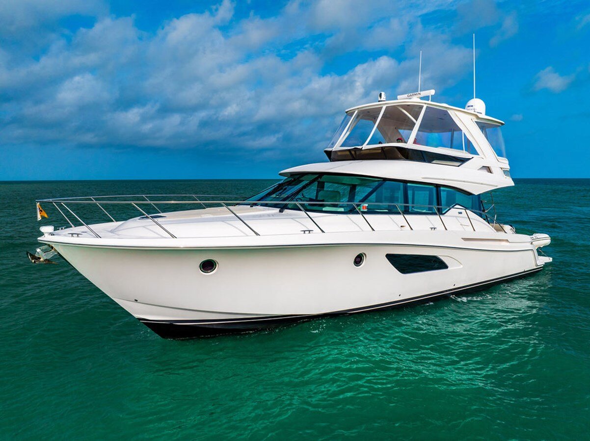 2020-tiara-53-806dad