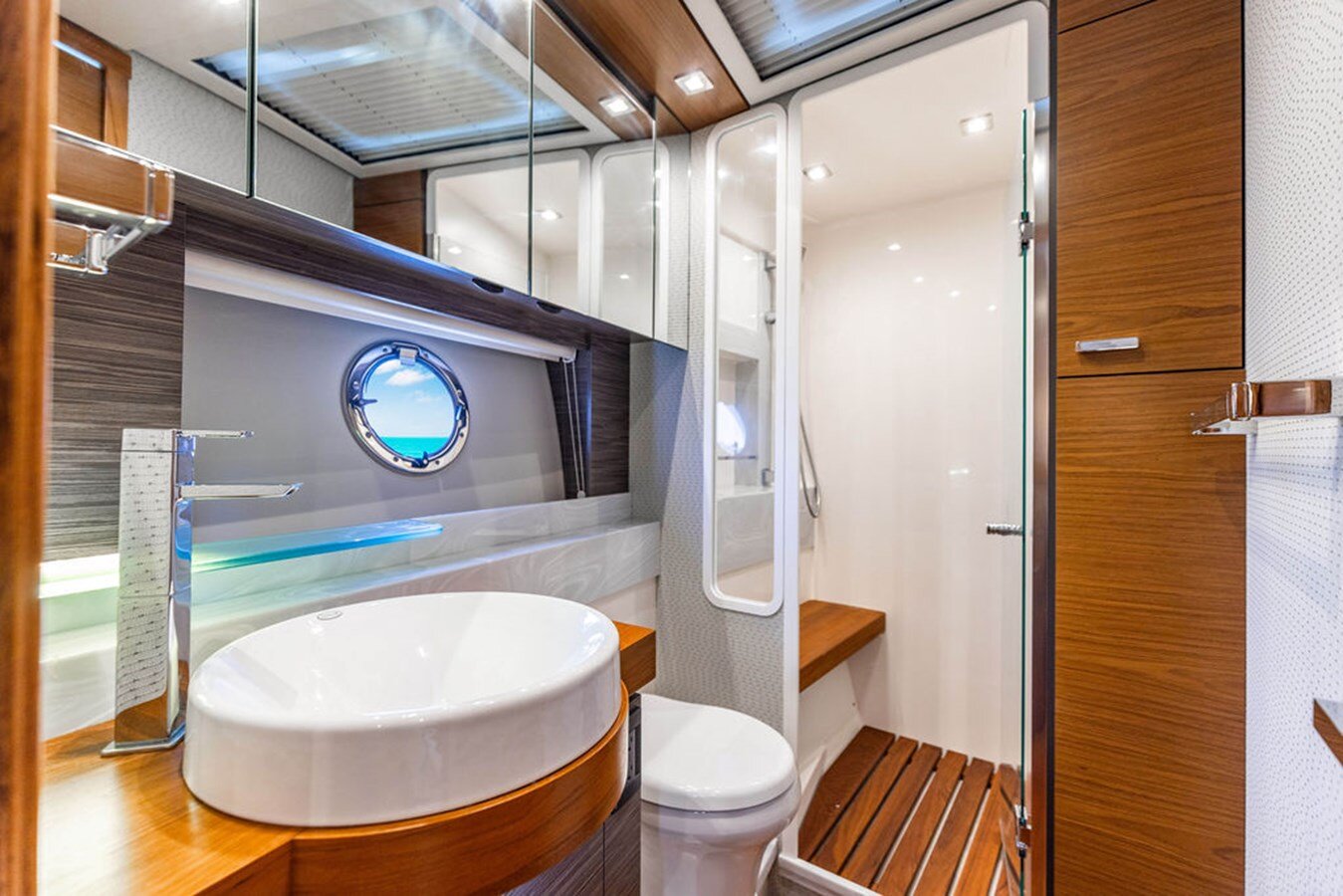 2020-tiara-53-806dad