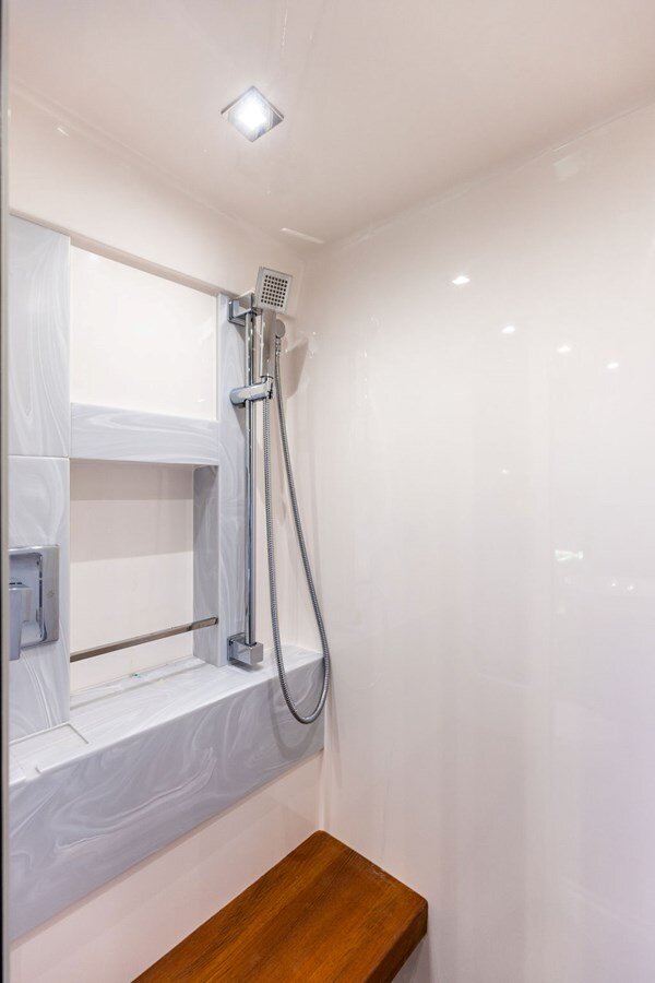 2020-tiara-53-806dad