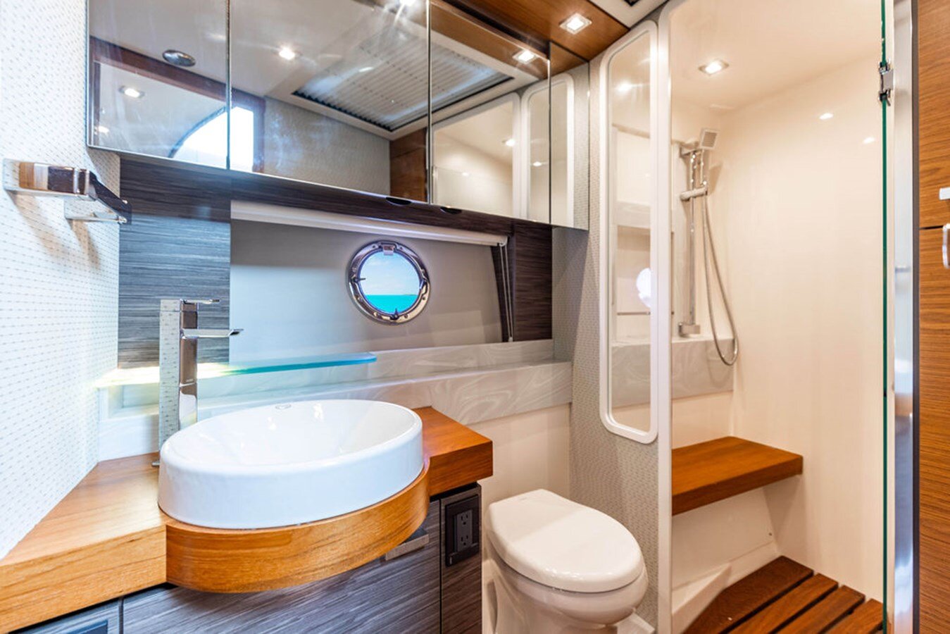 2020-tiara-53-806dad