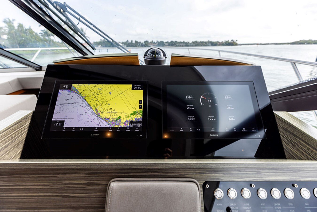 2020-tiara-53-806dad