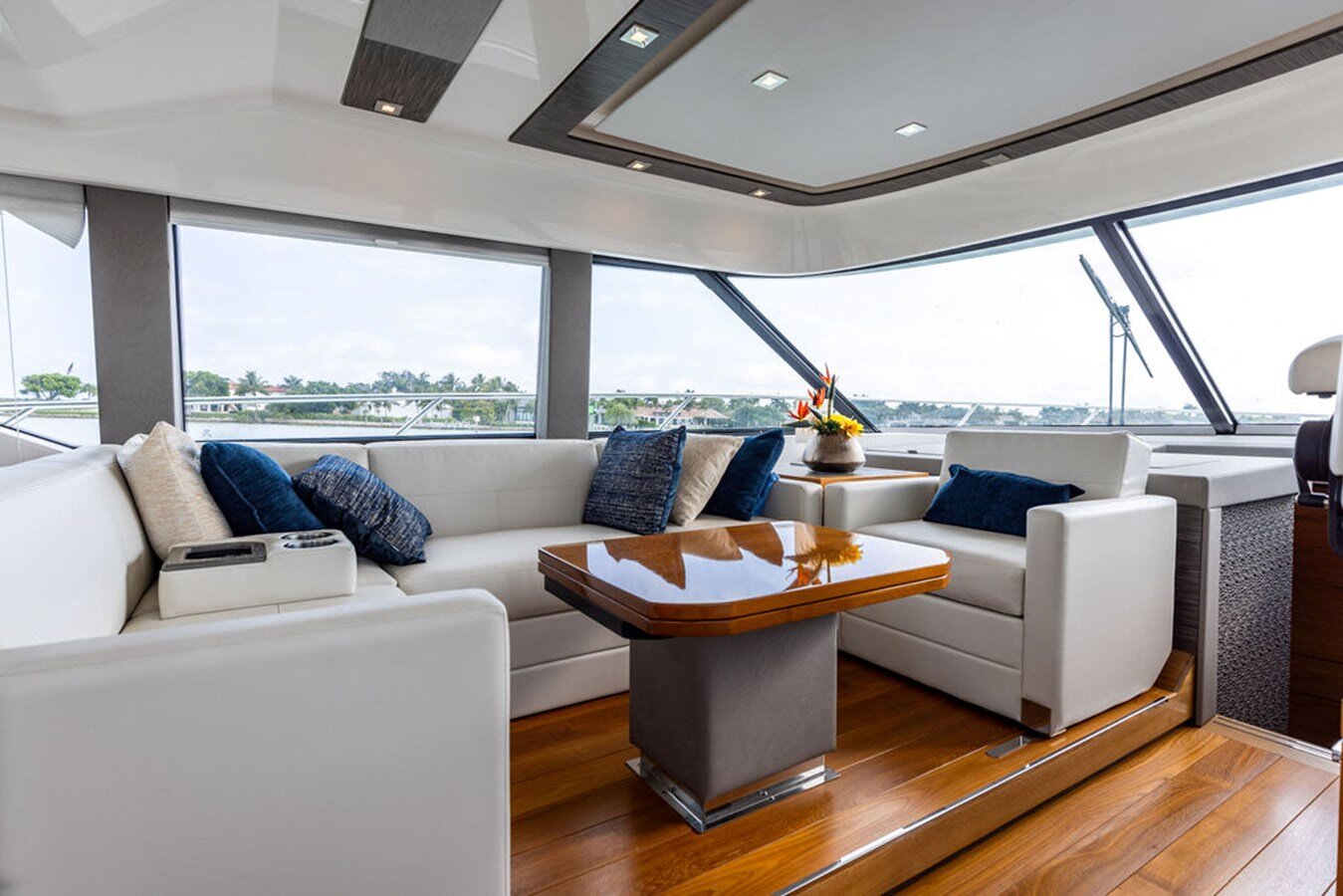 2020-tiara-53-806dad