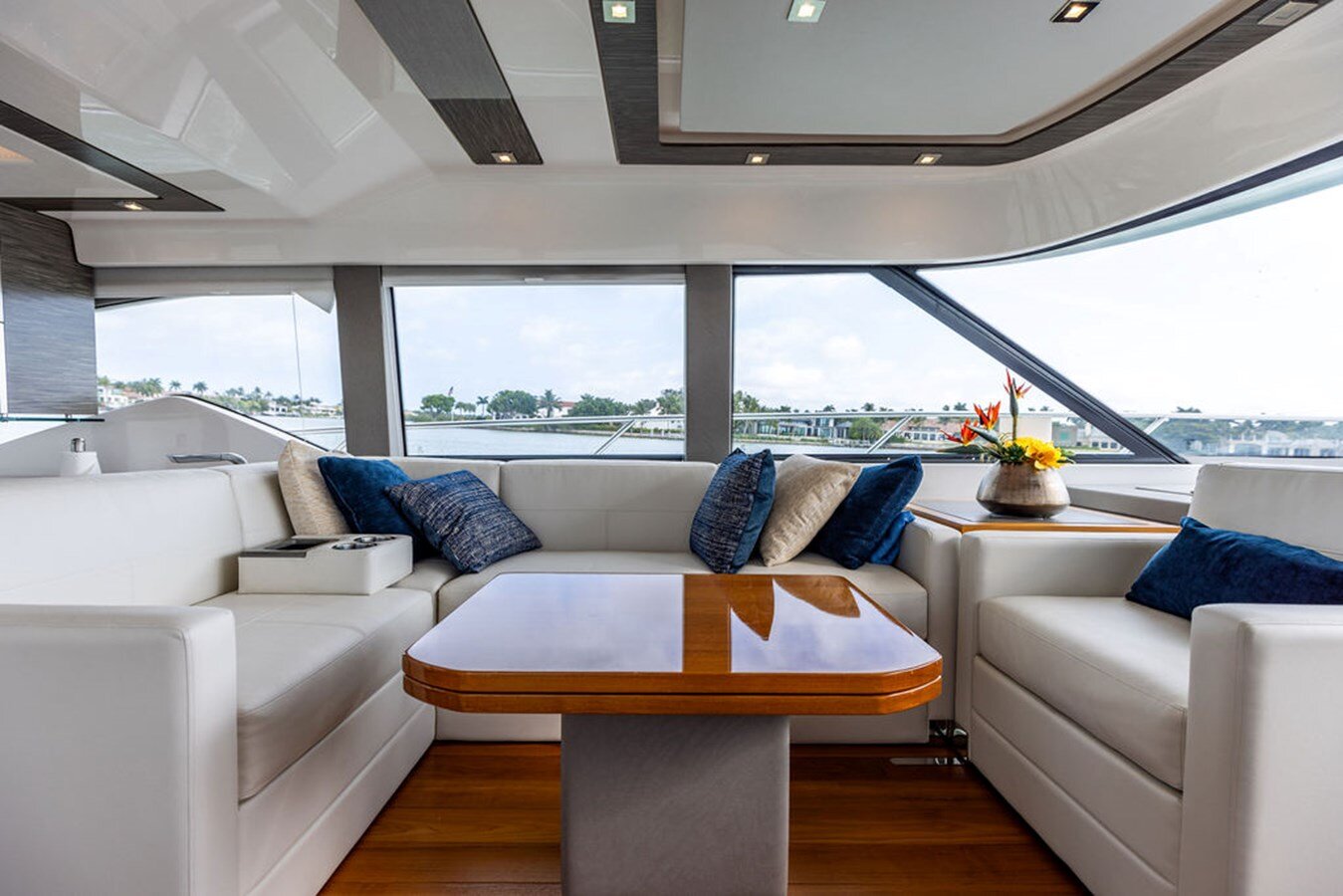 2020-tiara-53-806dad