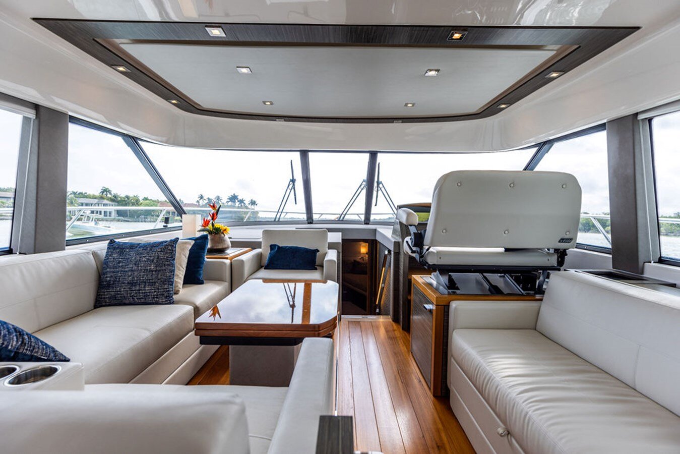 2020-tiara-53-806dad