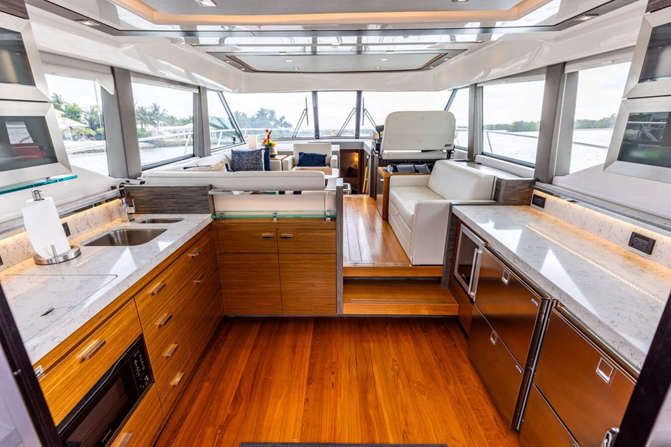 2020-tiara-53-806dad