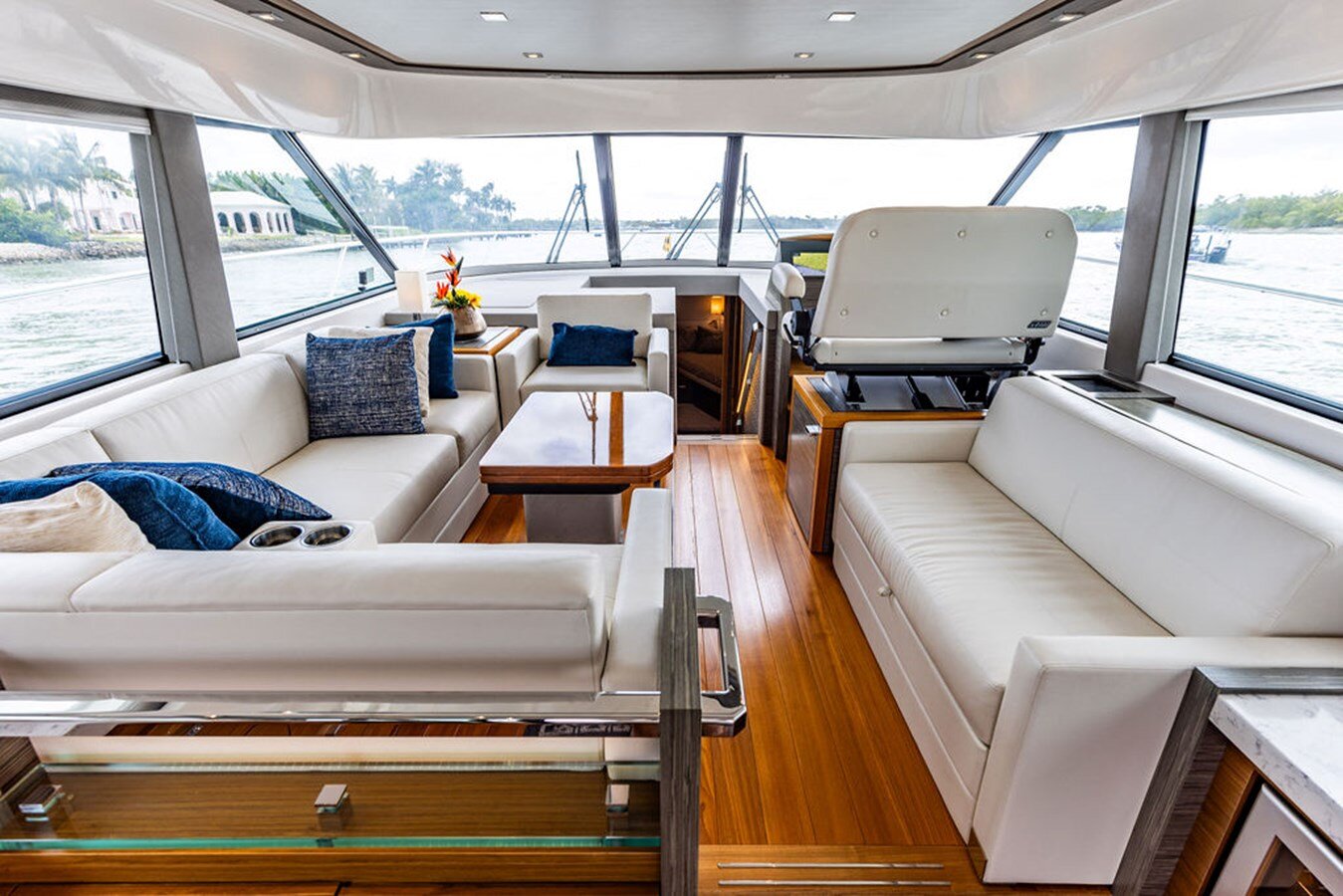 2020-tiara-53-806dad