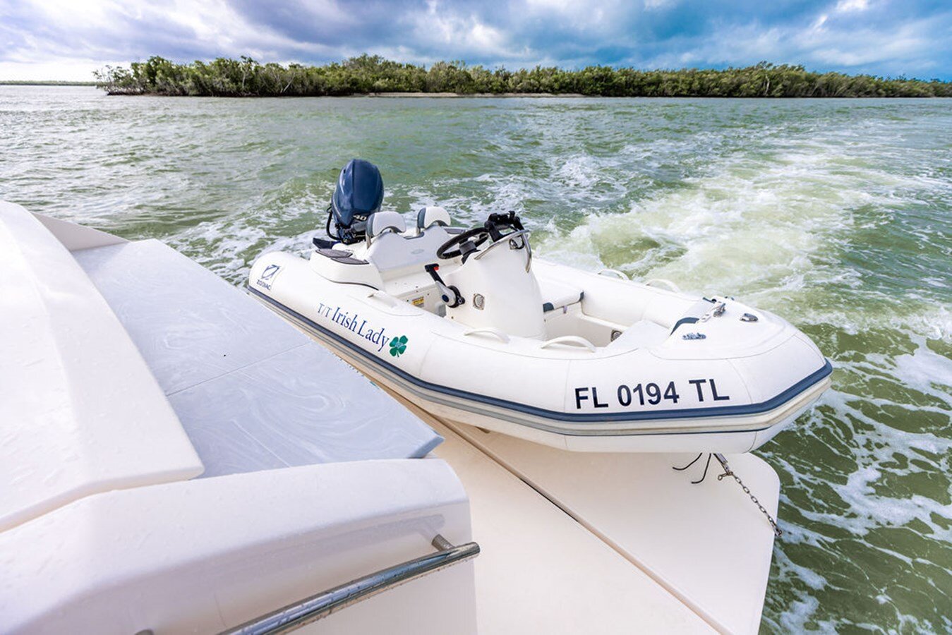 2020-tiara-53-806dad