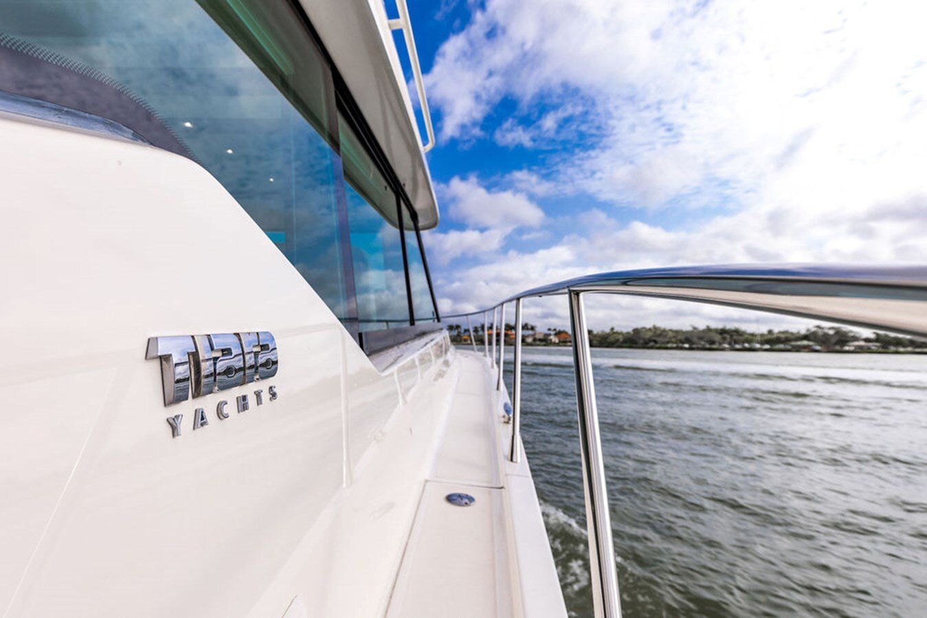 2020-tiara-53-806dad