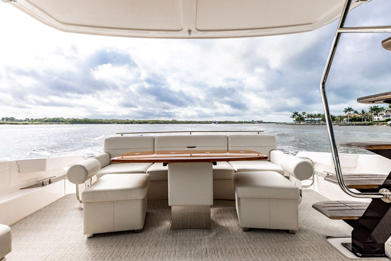 2020-tiara-53-806dad