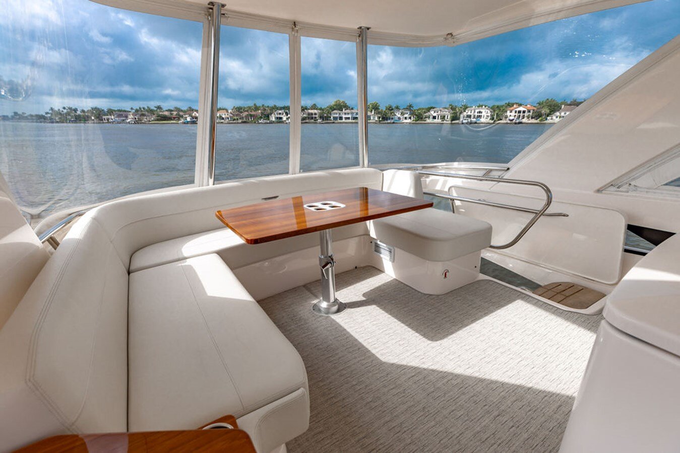 2020-tiara-53-806dad