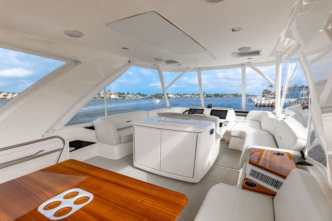 2020-tiara-53-806dad