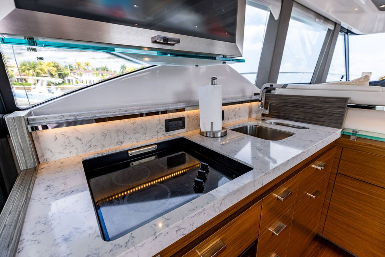 2020-tiara-53-806dad