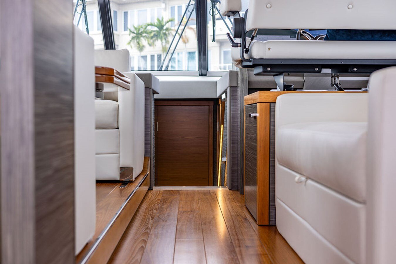 2020-tiara-53-806dad