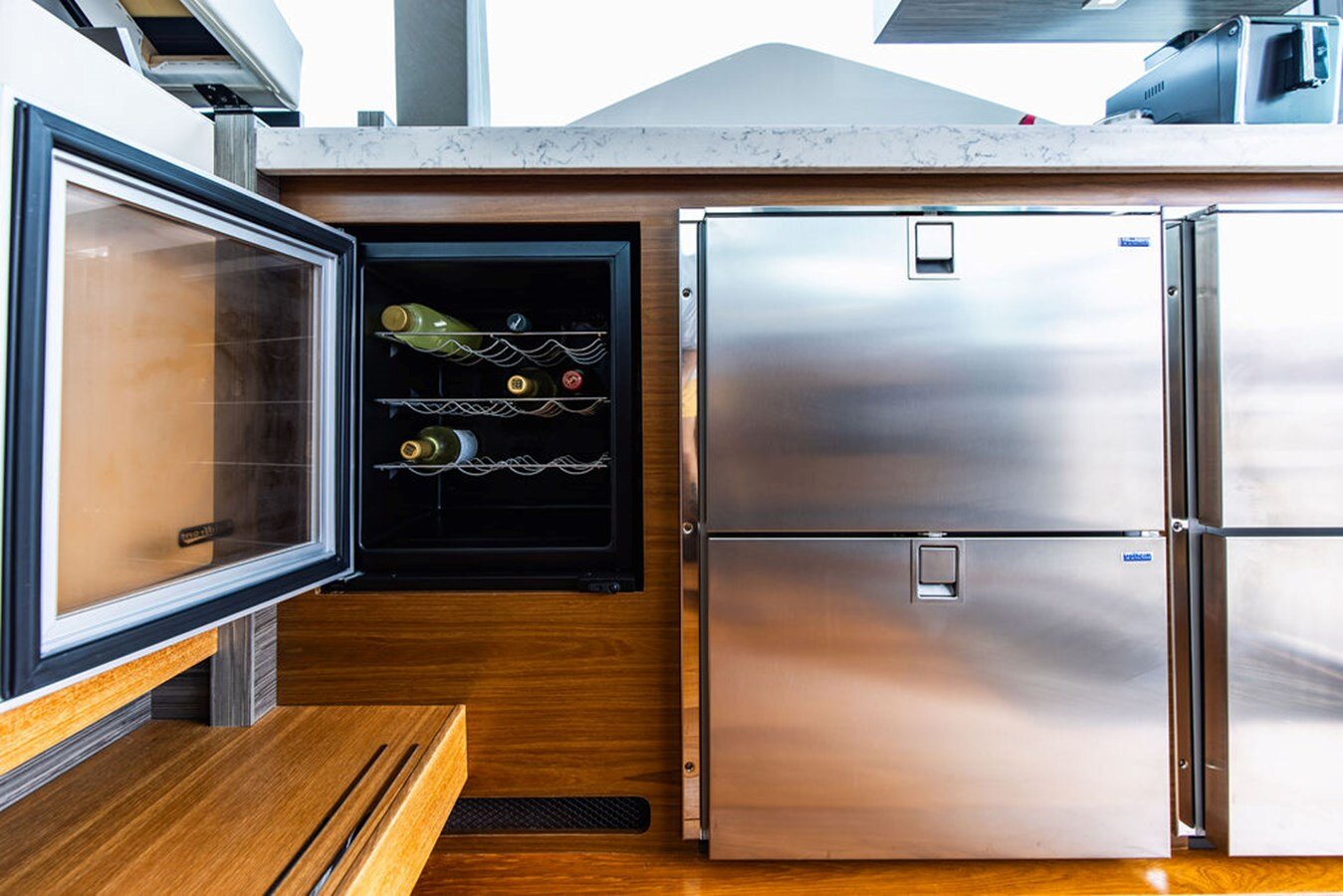 2020-tiara-53-806dad