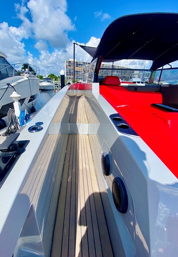 2020-vanquish-yachts-45-eb86f9