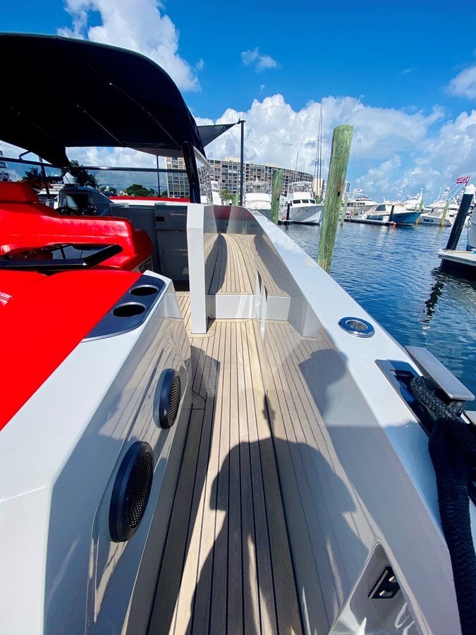 2020-vanquish-yachts-45-eb86f9