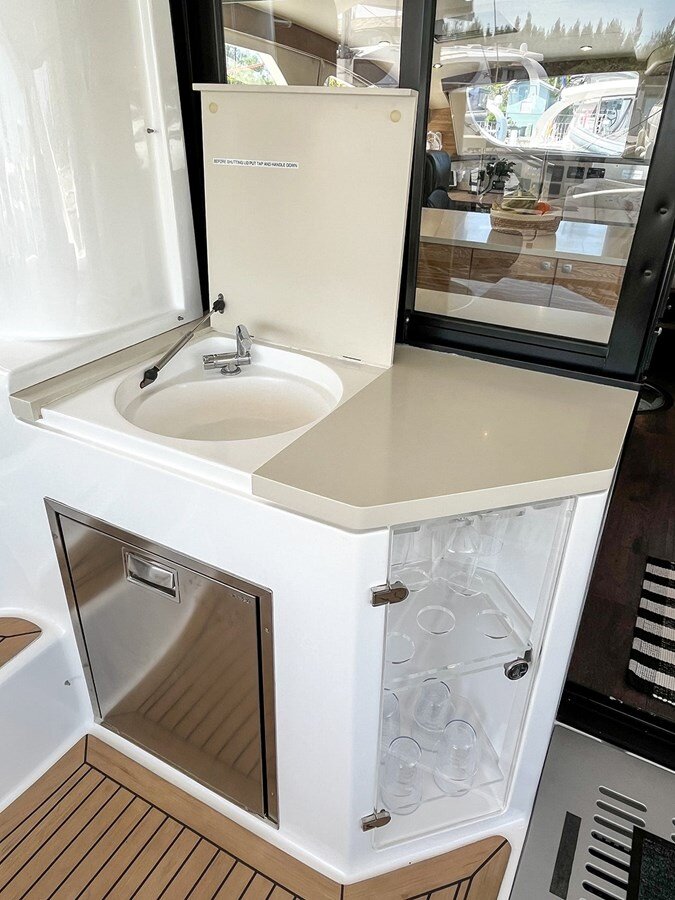 2020-xquisite-yachts-51-a86240