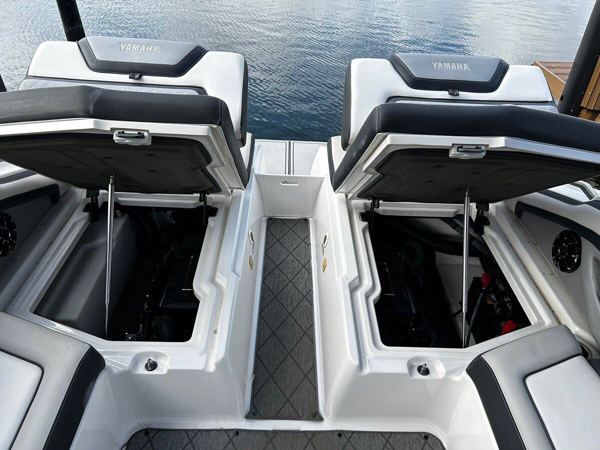 2020-yamaha-27-c11001