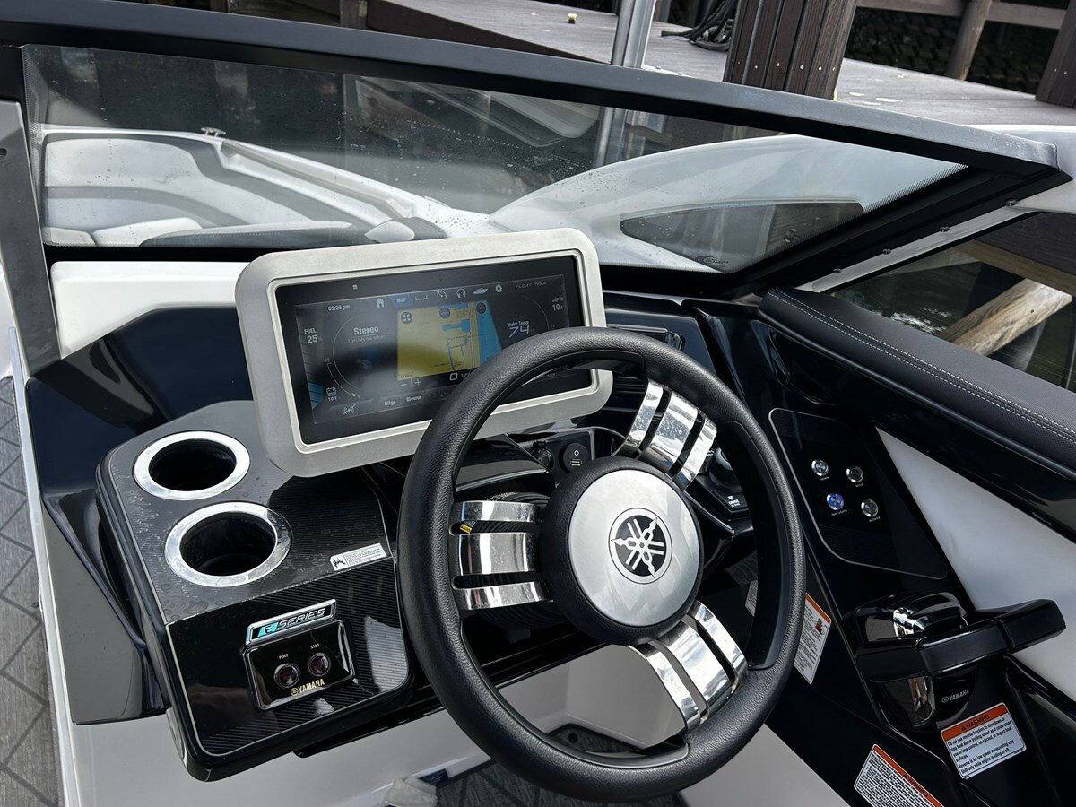 2020-yamaha-27-c11001