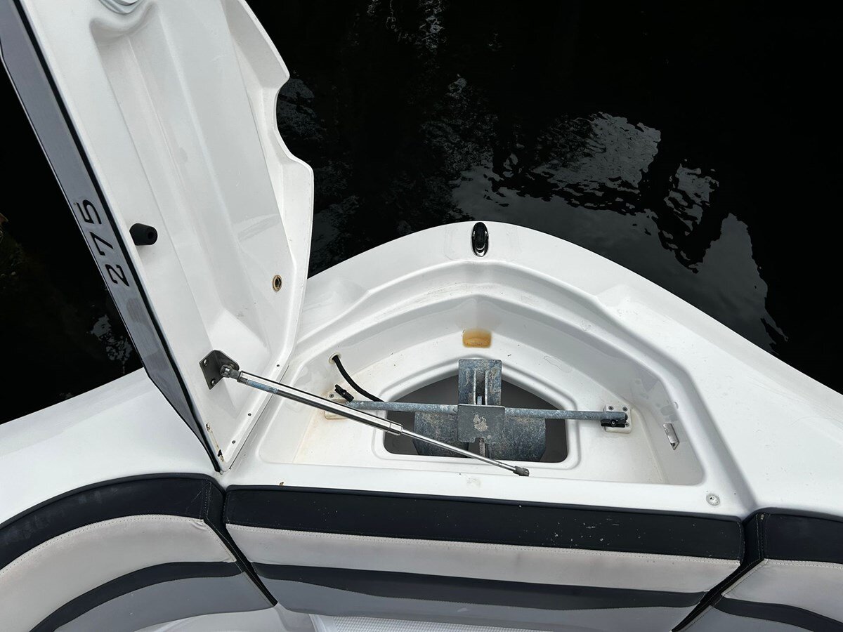 2020-yamaha-27-c11001