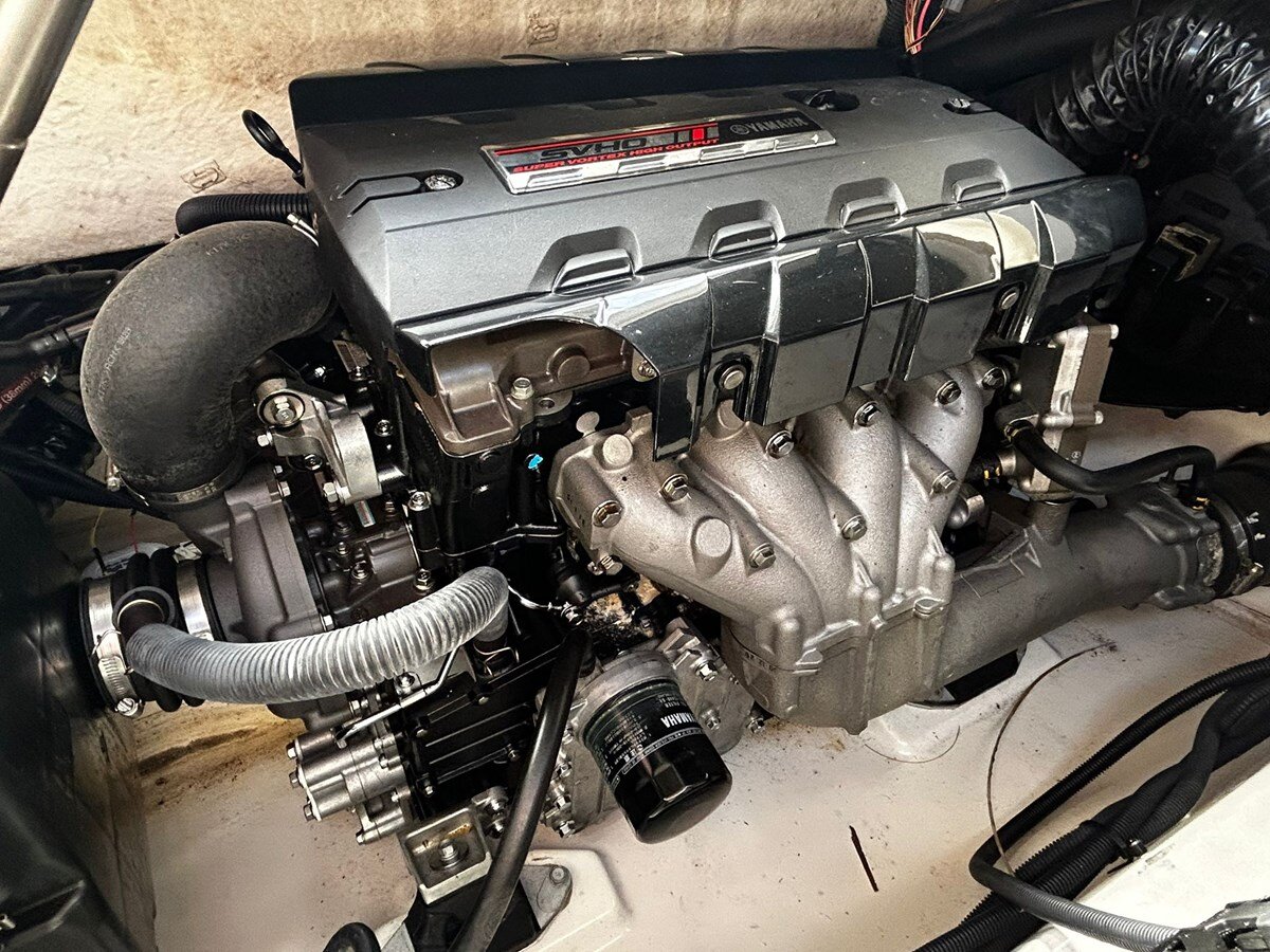 2020-yamaha-27-c11001