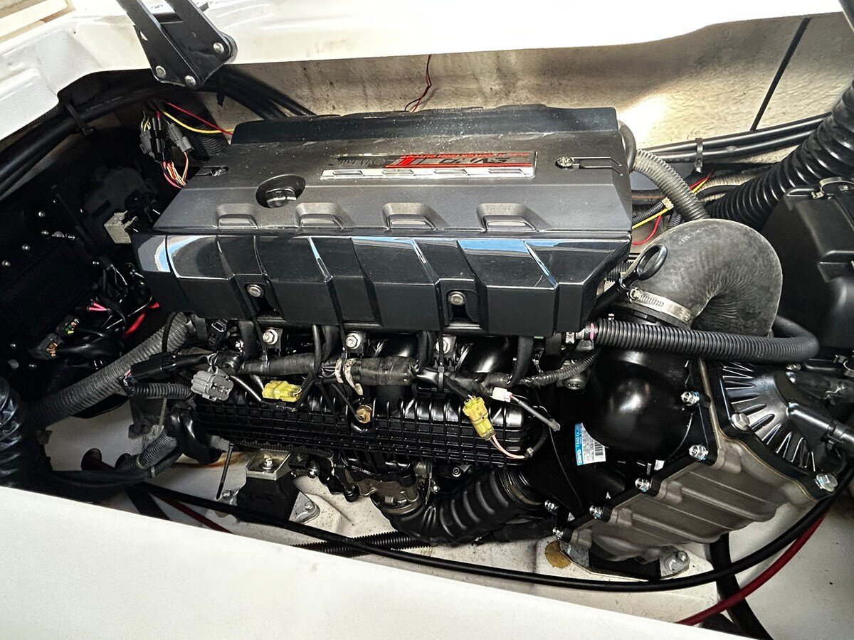 2020-yamaha-27-c11001