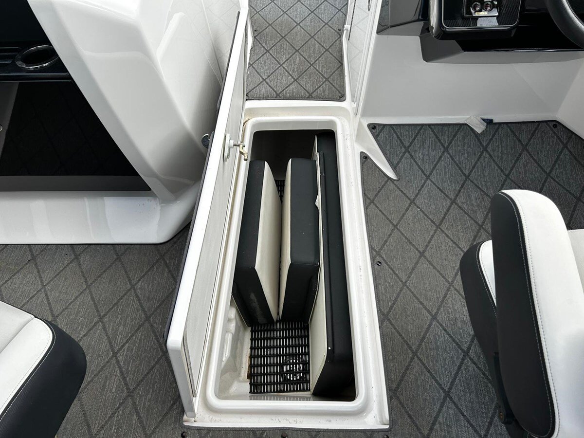 2020-yamaha-27-c11001