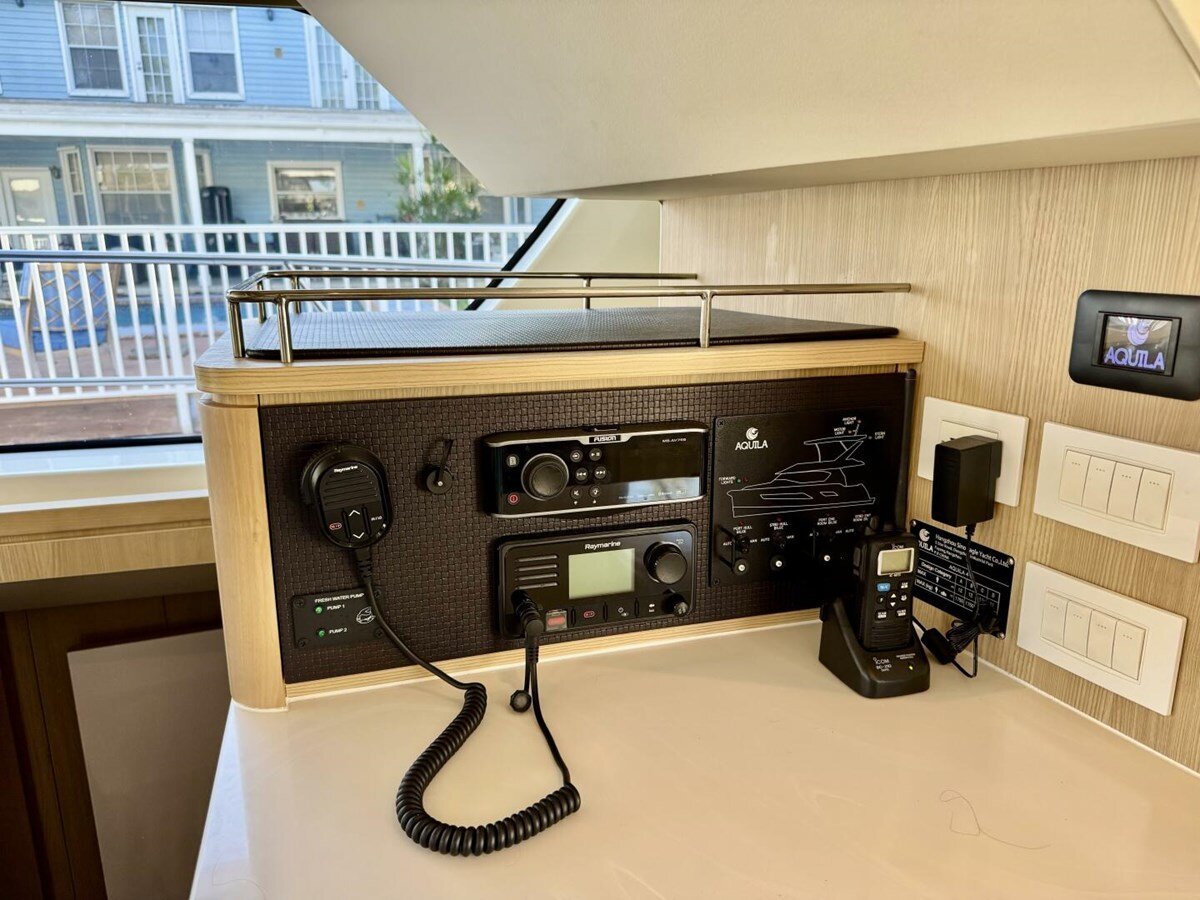 2021-aquila-44-1-a6da1d