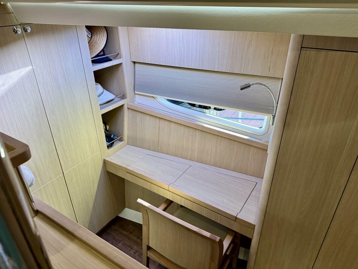 2021-aquila-44-1-a6da1d