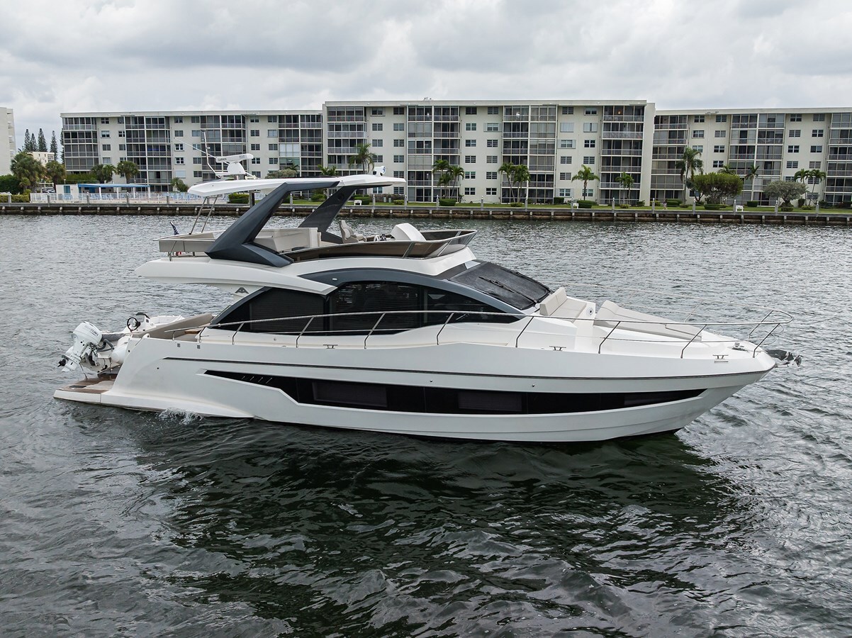 2021-astondoa-52-df7ced