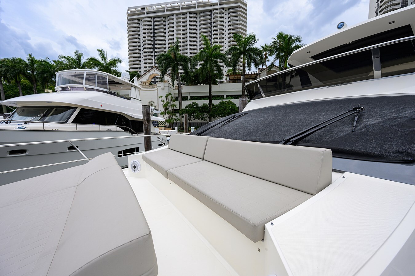 2021-astondoa-52-df7ced