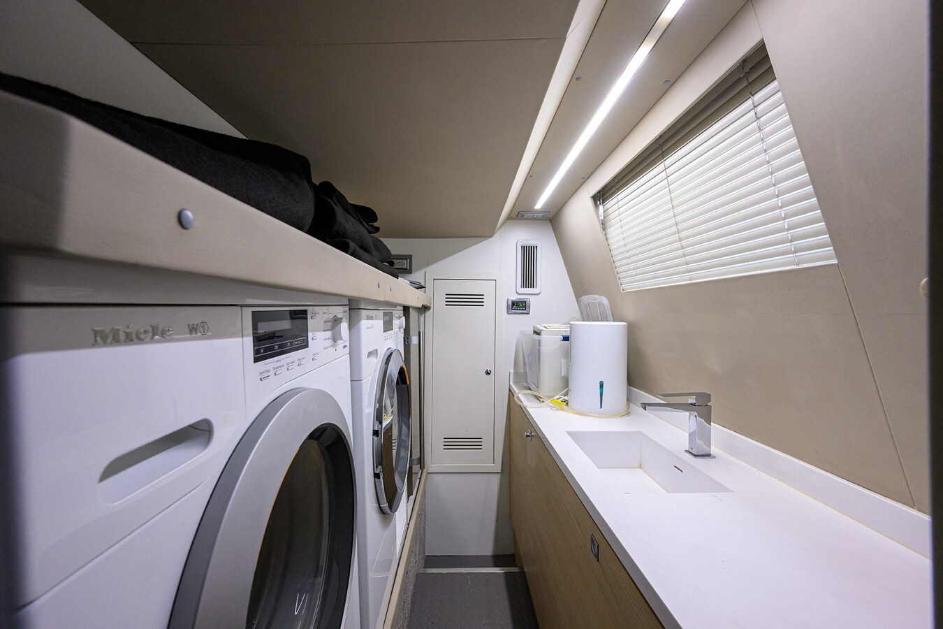 2021-astondoa-52-df7ced