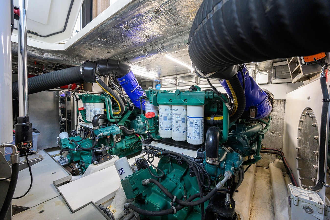 2021-astondoa-52-df7ced