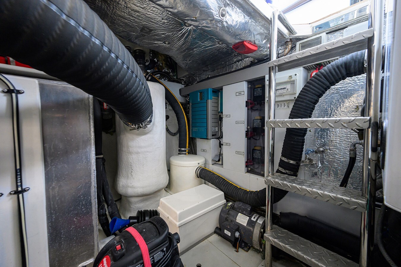 2021-astondoa-52-df7ced