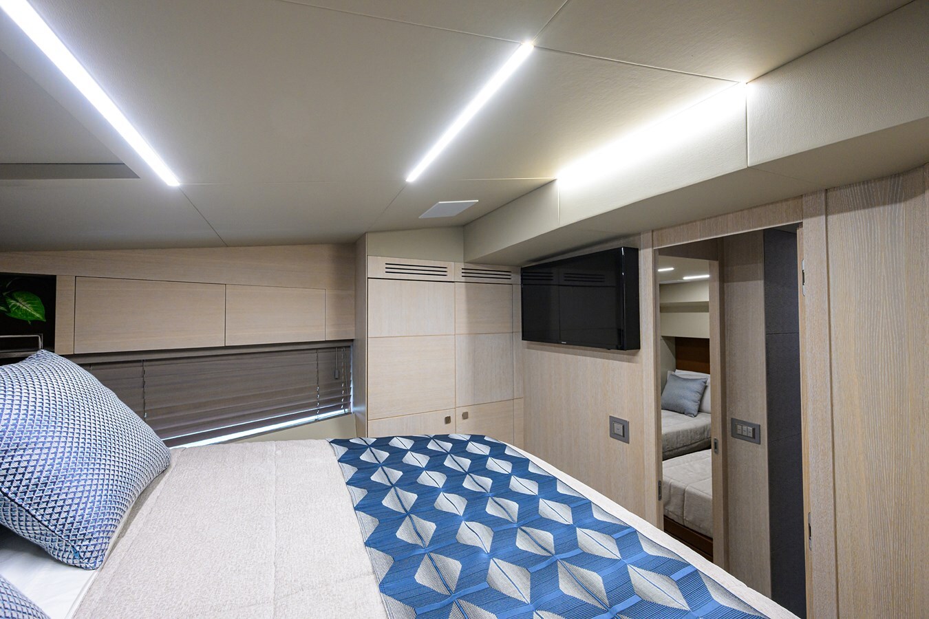 2021-astondoa-52-df7ced