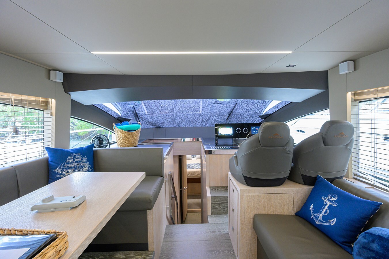 2021-astondoa-52-df7ced