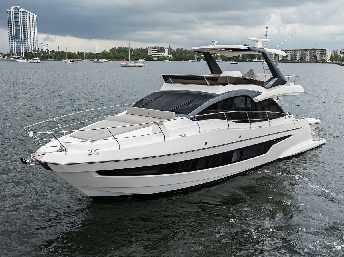 2021-astondoa-52-df7ced