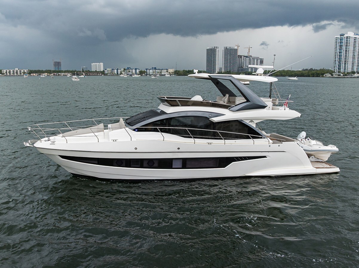 2021-astondoa-52-df7ced