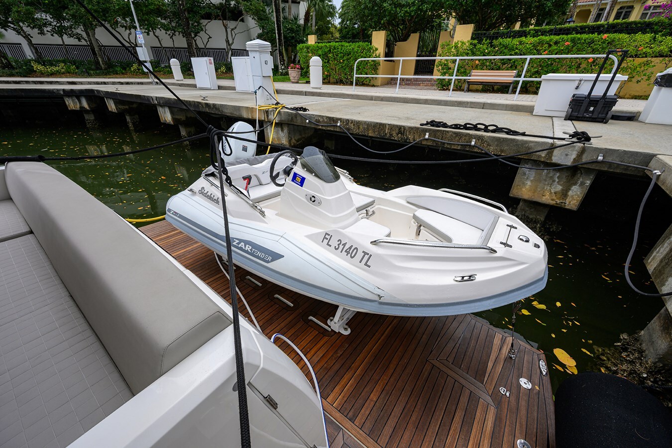 2021-astondoa-52-df7ced