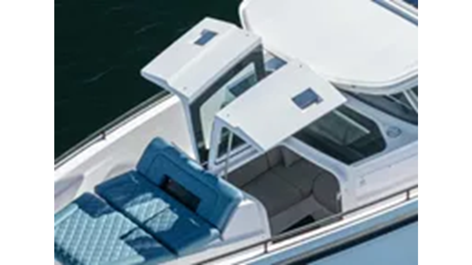 2021-axopar-37-8693d7