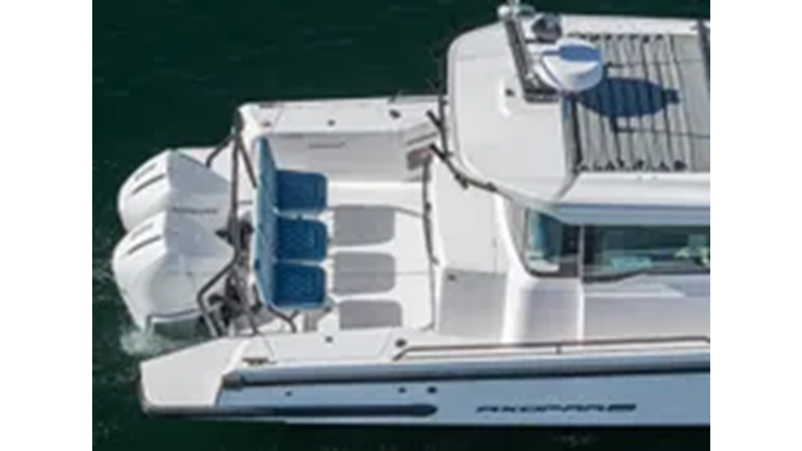 2021-axopar-37-8693d7