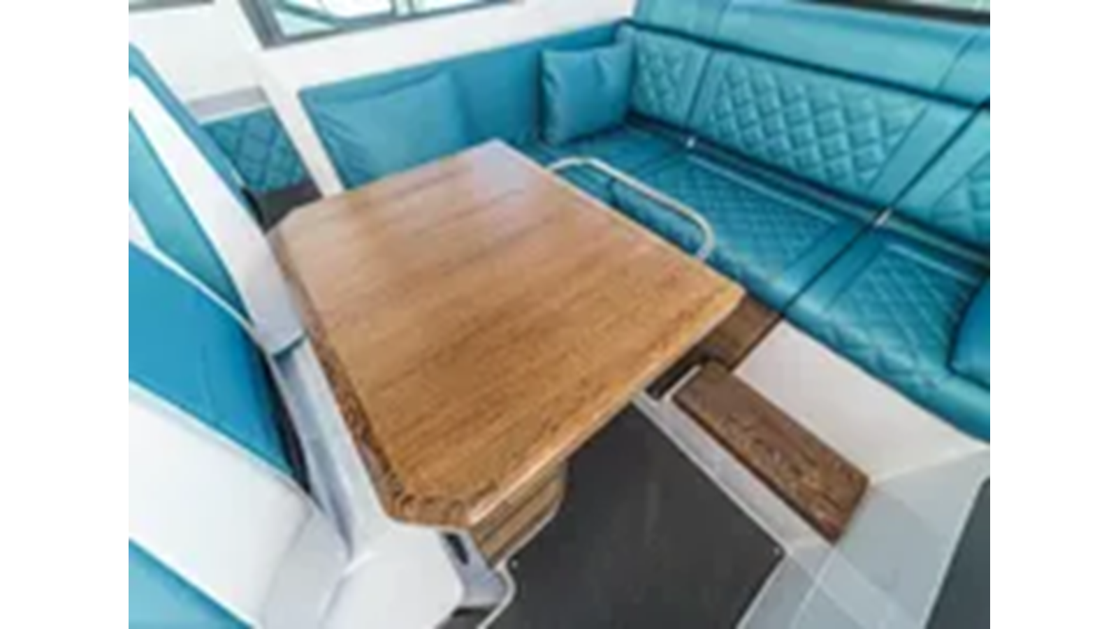 2021-axopar-37-8693d7